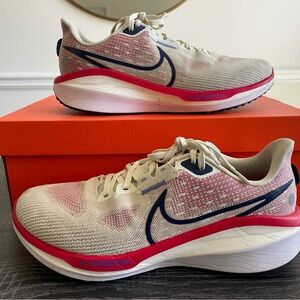 Nike Men's ZoomX Vomero 17 Running Shoes